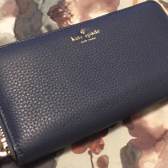kate spade Handbags - SALE ❤️🆕 NWT Kate Spade lacey cobble hill wallet